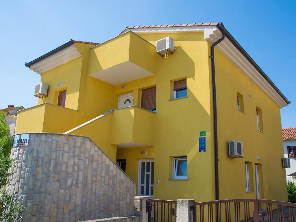 Apartments Manuela Póla 0*,  Horvátország