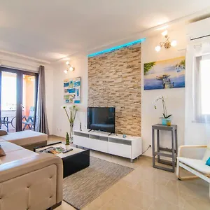 Apartment Charming House On The And Deluxe, Pula