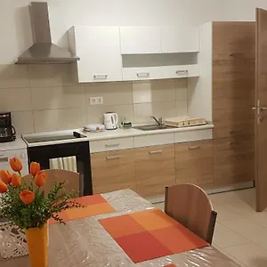 Apartment Orange Brist, Pula